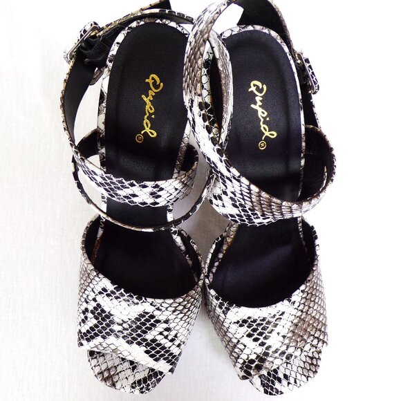 QUPID size 6.5 - 7 approx. black/white/gray faux-snake ultra-high-heel  sandals - Picture 11 of 14